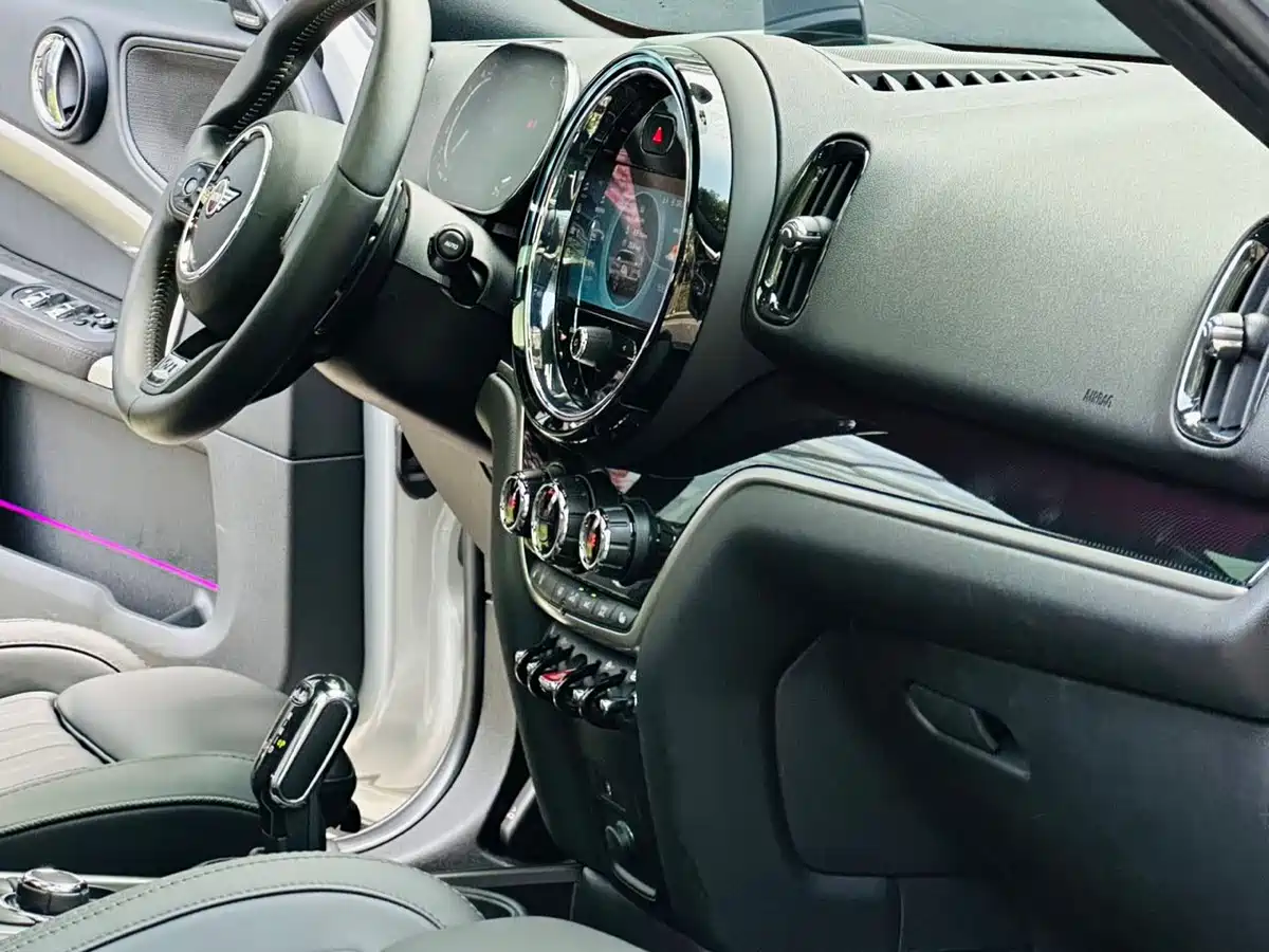 MINI JCW COUNTRYMAN 2023 Facelift 2.0T JOHN COOPER WORKS фото 13