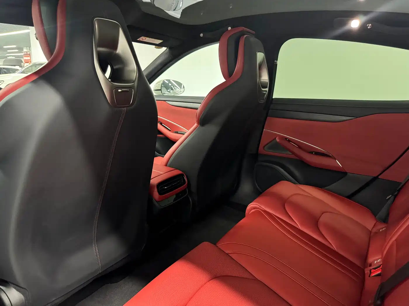 Xiaomi Auto Xiaomi SU7 2024 AWD Extended Range Advanced Smart Driving Max Edition фото 11