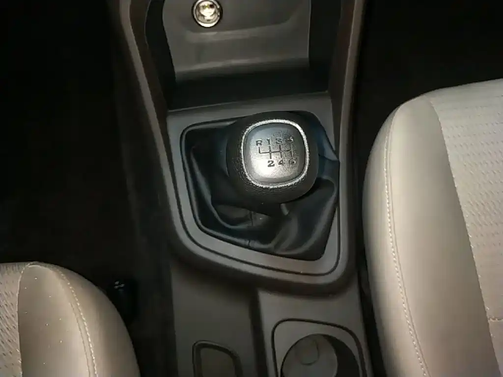 Wuling Motors Wuling Hongguang V 2026 2022 1.5L Power Take Edition Electric Power Steering LAR