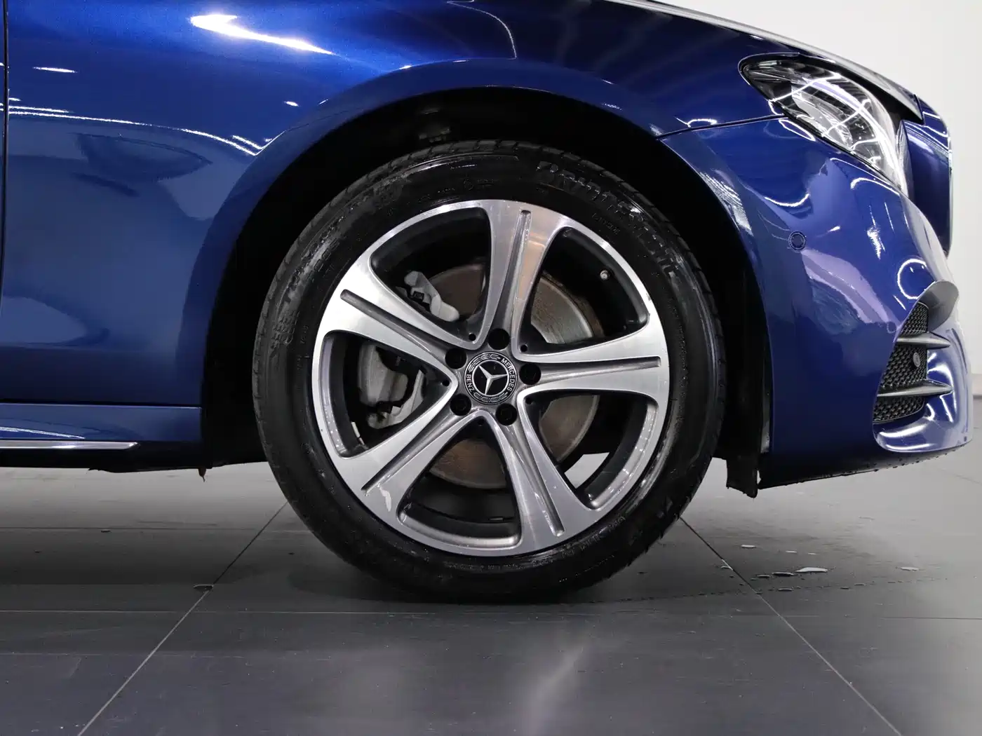 Mercedes-Benz E-Class 2020 Model E 260 L Sport фото 35