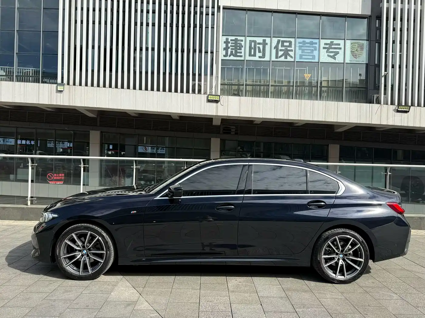 BMW 3 Series 2023 325Li M Sport Package фото 5