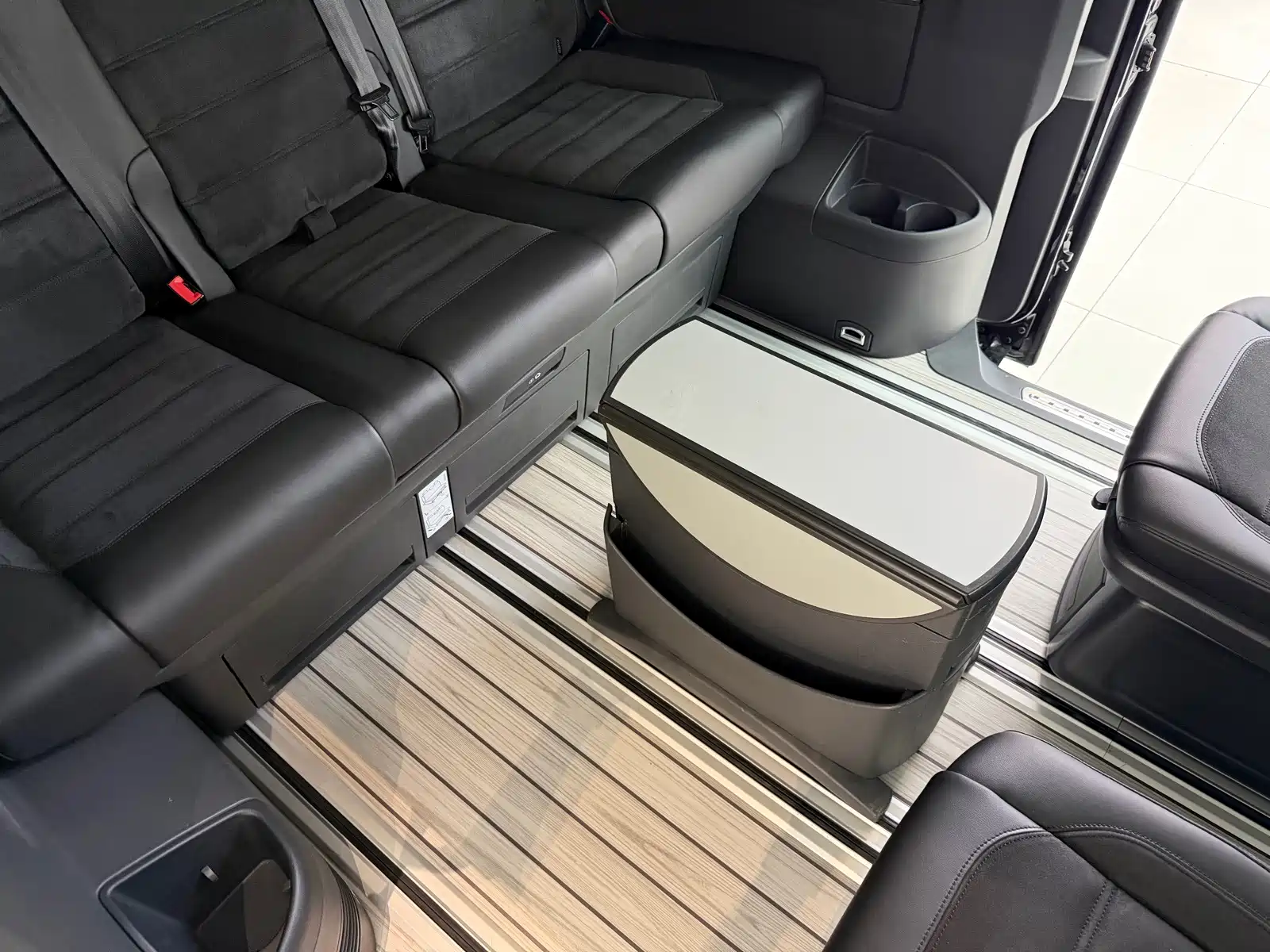 Фото 20 - Volkswagen Multivan