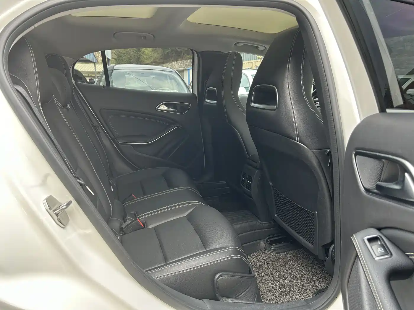 Mercedes-Benz GLA 2017 GLA 200 Dynamic фото 5