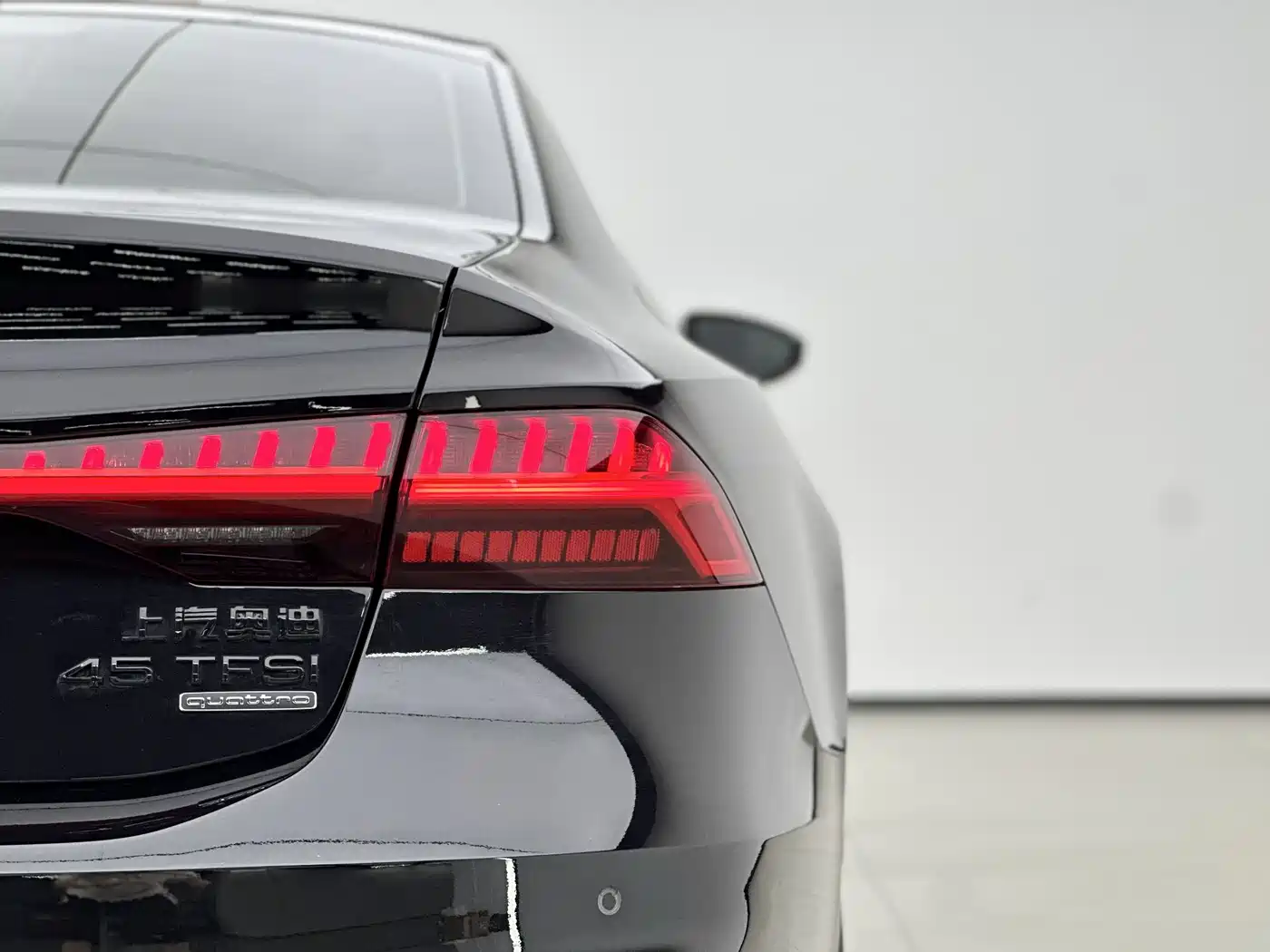 Audi A7L 2024 45 TFSI quattro S-line Black Warrior Edition фото 14