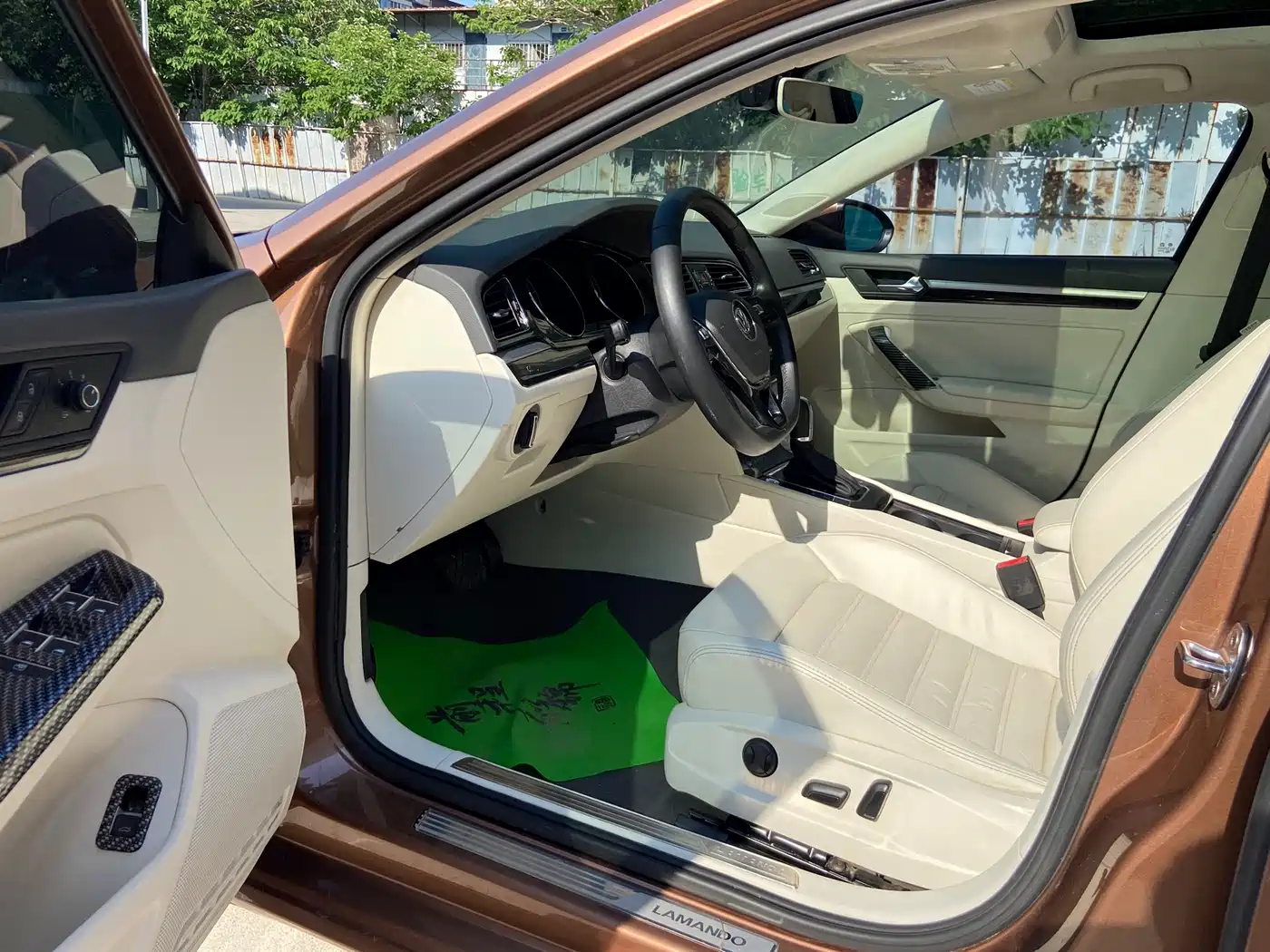Volkswagen Lamando 2015 330TSI DSG Luxury Edition фото 9