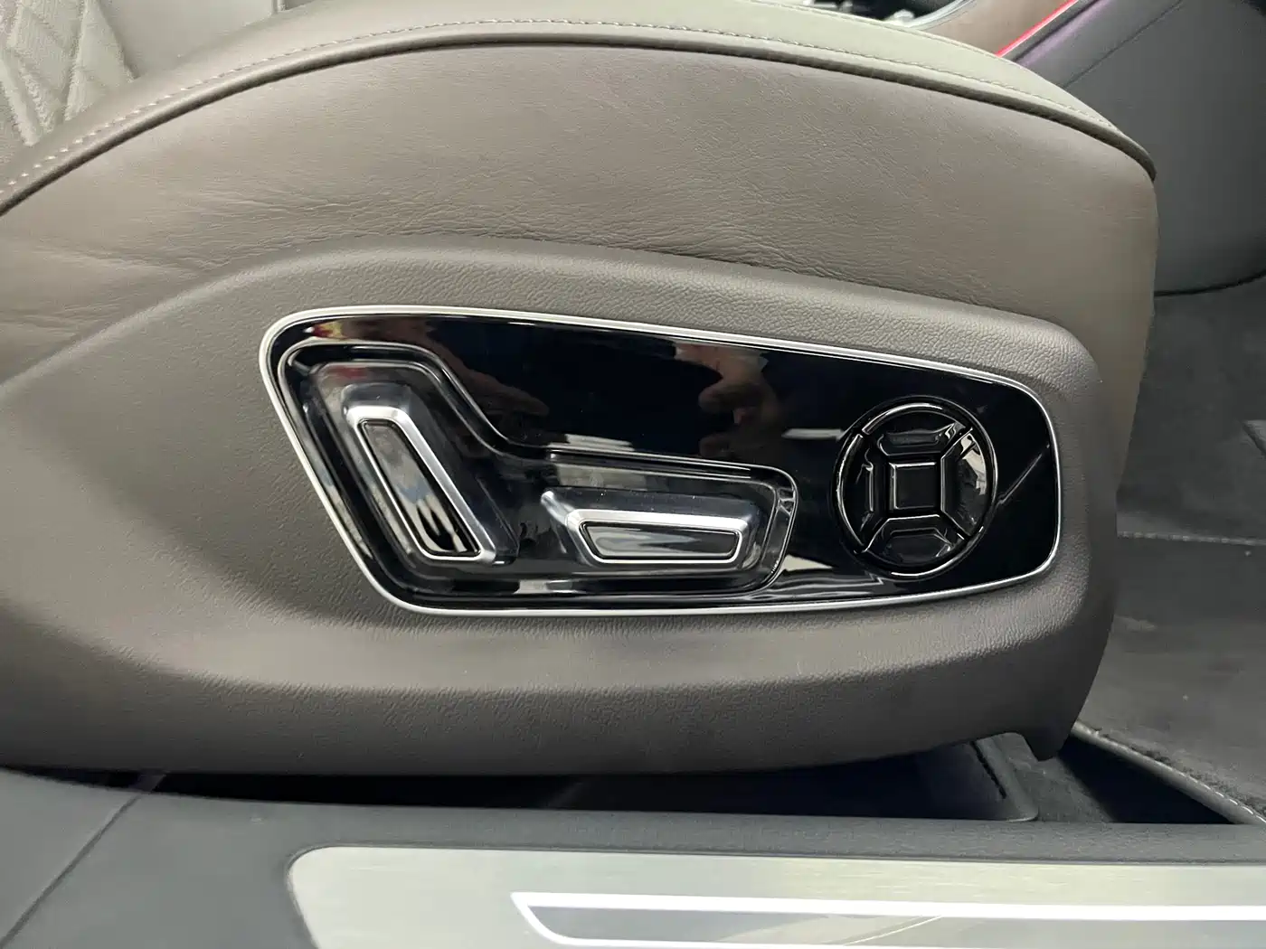 Audi A8 2021 A8L 50 TFSI quattro Luxury фото 23