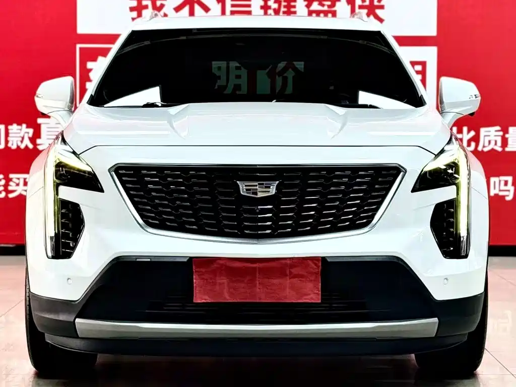 Photo 3 - Cadillac XT4