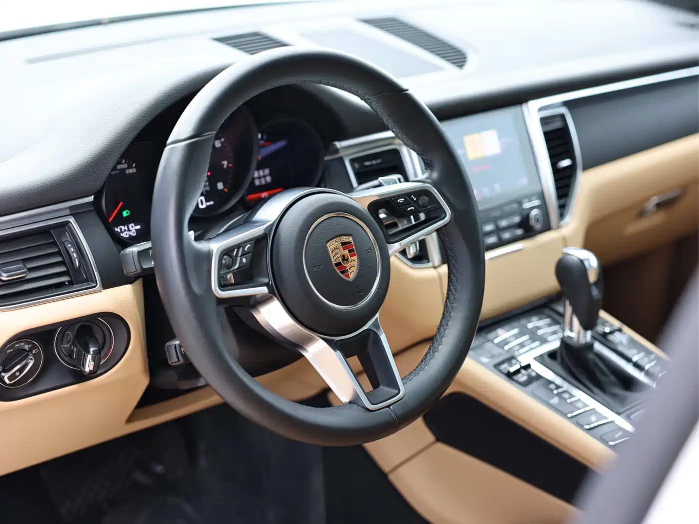 Porsche Macan 2017 Macan 2.0T фото 8