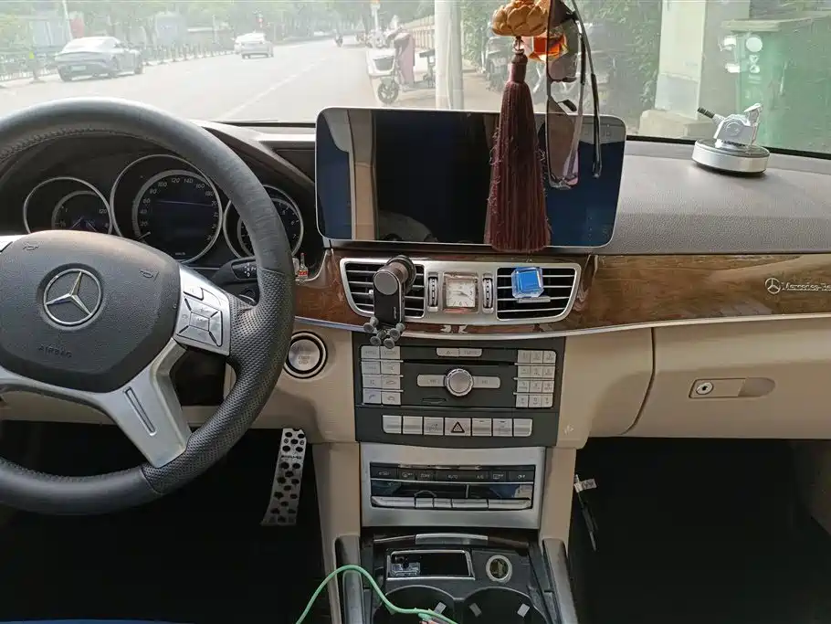 Mercedes-Benz E-Class 2015 Facelift E 200 L фото 13