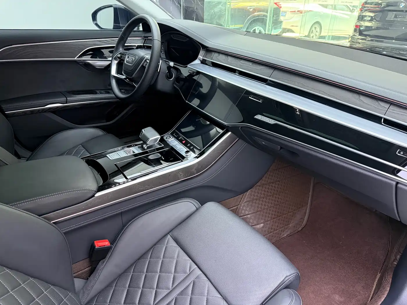 Audi A8 2023 A8L 50 TFSI quattro Exclusive фото 16
