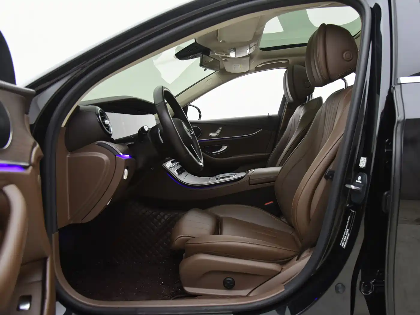 Mercedes-Benz E-Class 2021 E 260 L фото 12