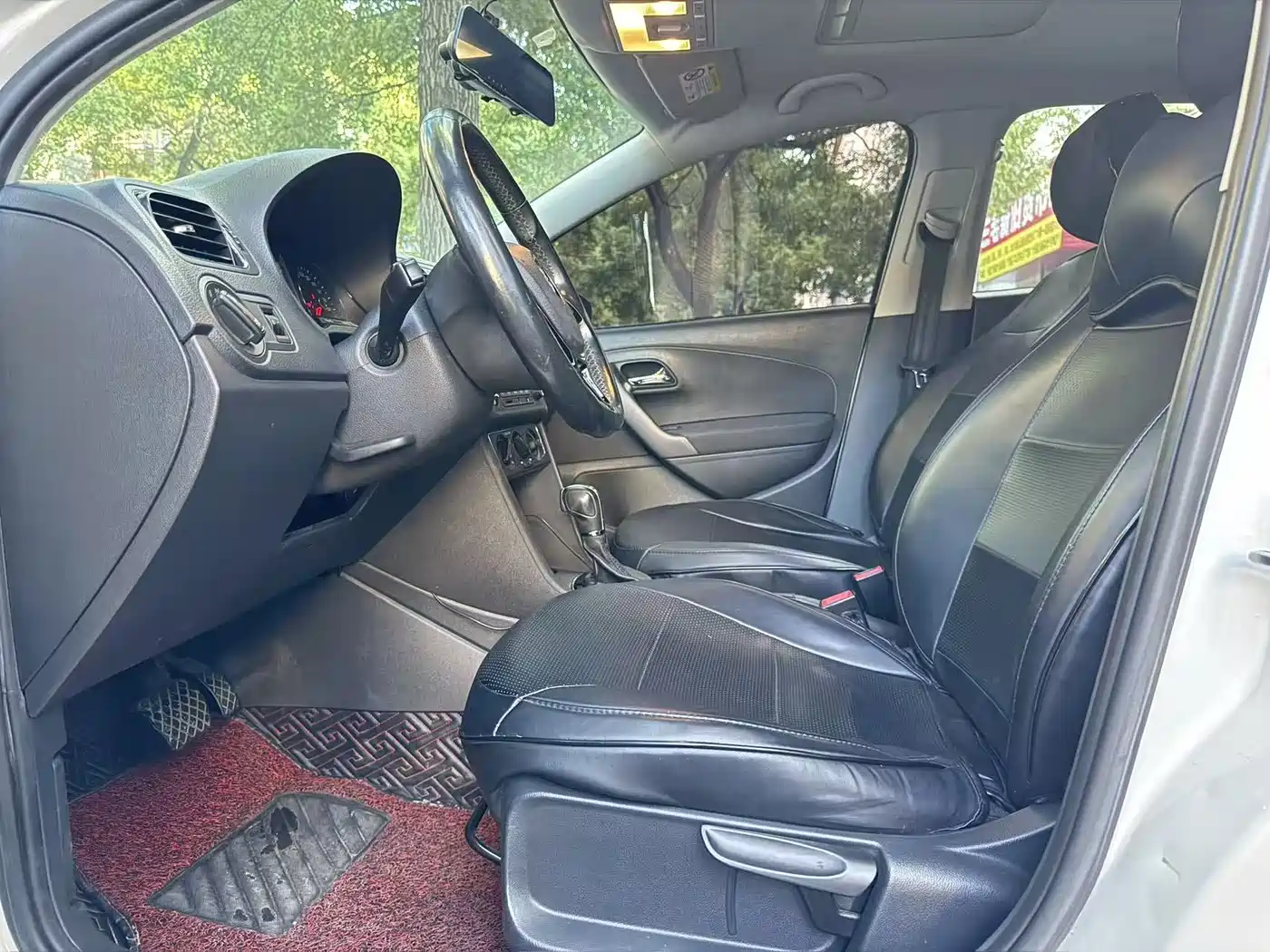 Volkswagen Polo 2016 1.6L Automatic Comfort фото 4