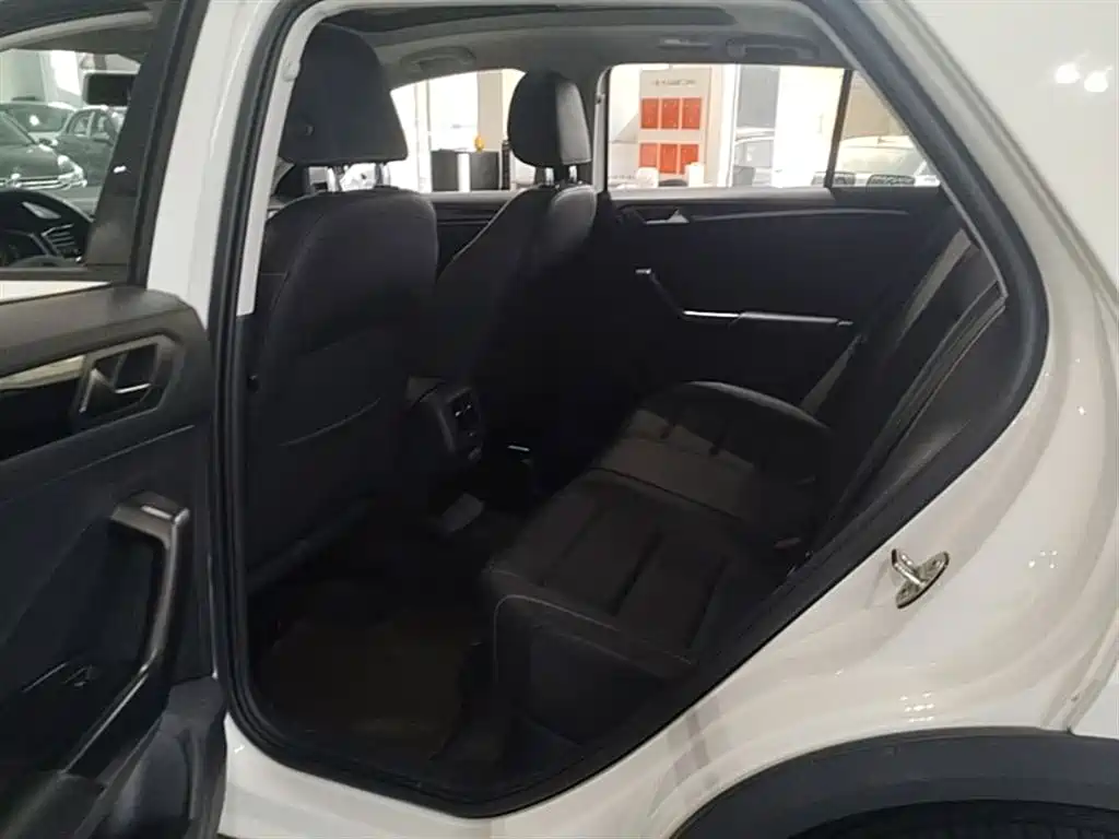 Volkswagen T-ROC 2020 280TSI DSG 2WD Comfort фото 24
