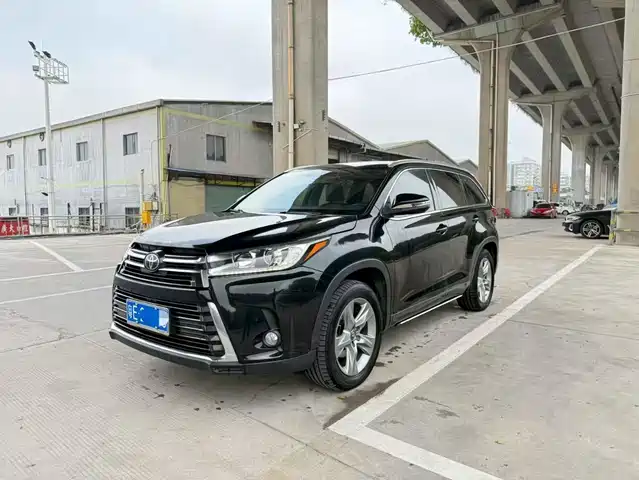 TOYOTA HIGHLANDER