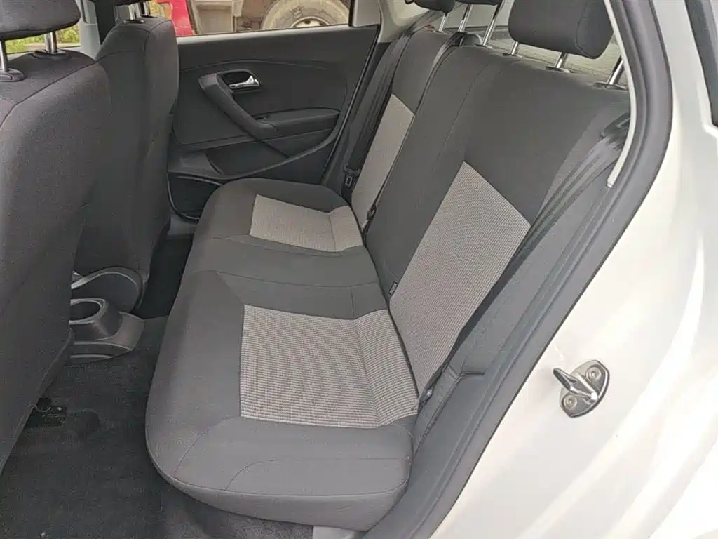 Volkswagen Polo 2018 1.5L Auto Safe Drive фото 17