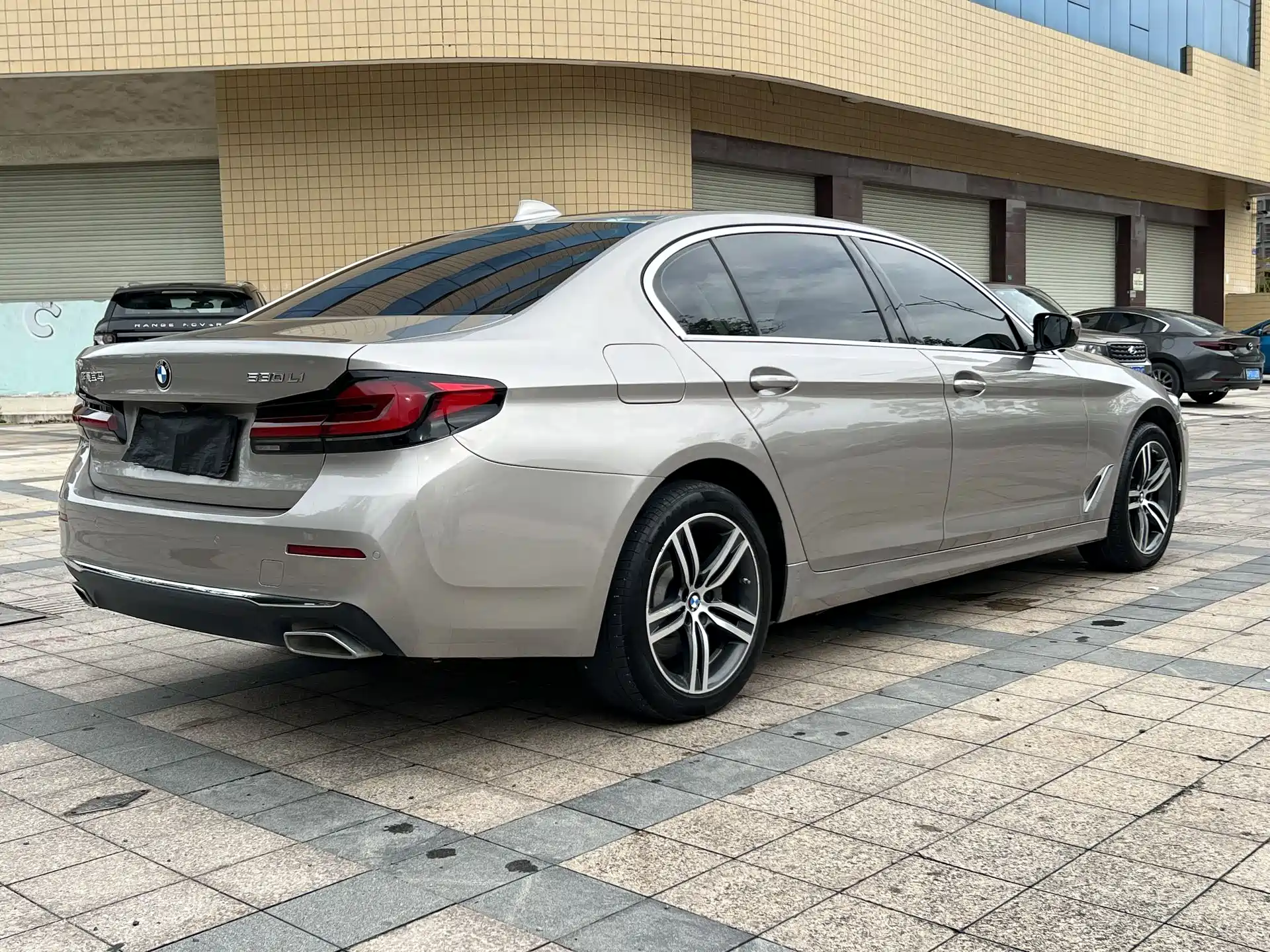 Photo 9 - BMW 5 Series