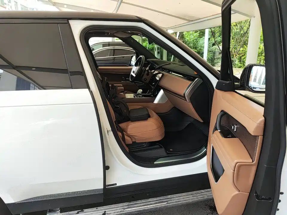 Land Rover Range Rover 2023 2023 3.0 L6 360PS Golden Age Edition