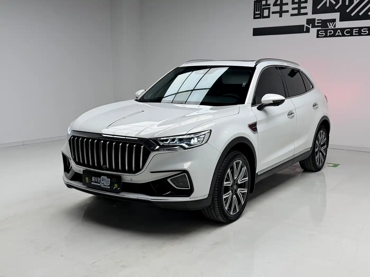 Hongqi HS5 2022 Facelift 2.0T Smart Flag Enjoyment AWD Edition