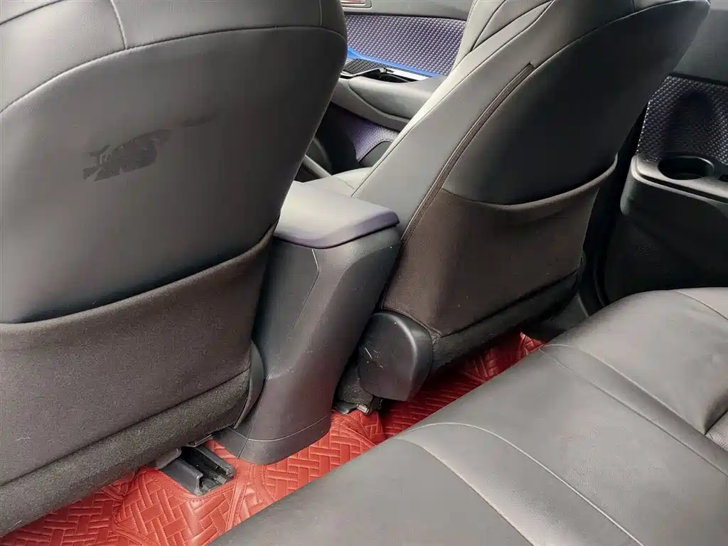 Toyota IZOA 2020 2.0L Yi Chi Edition фото 9
