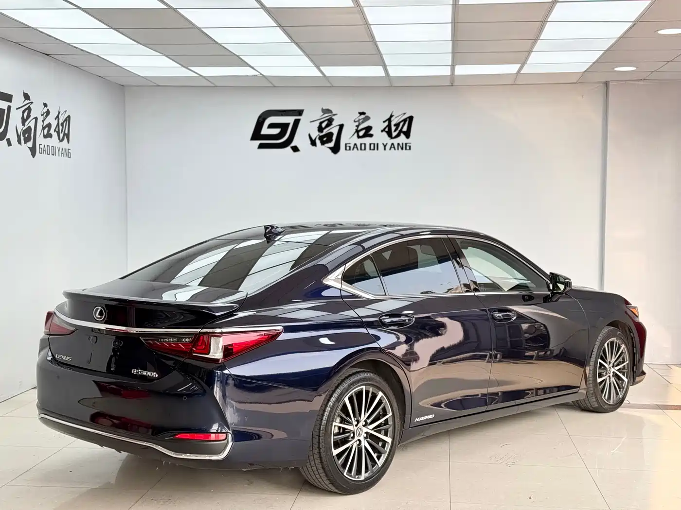 Lexus ES 2022 300h Ultimate Edition фото 26