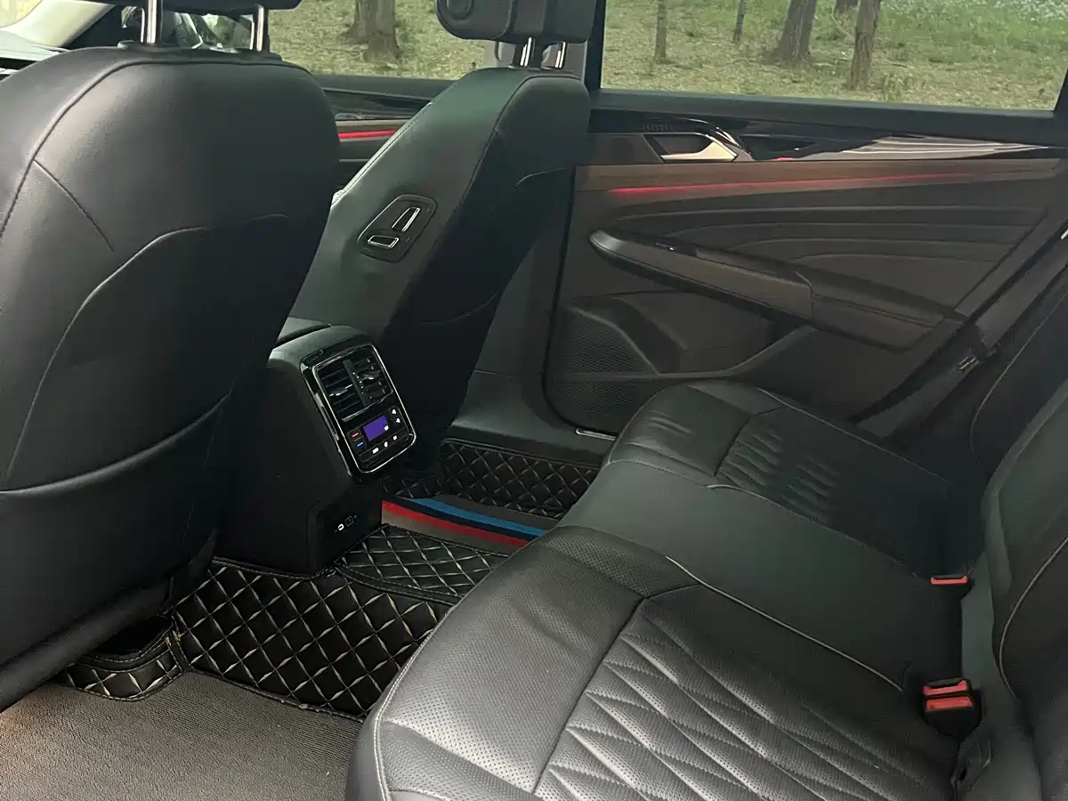 Volkswagen Passat 2021 Model 330TSI Luxury Edition фото 7
