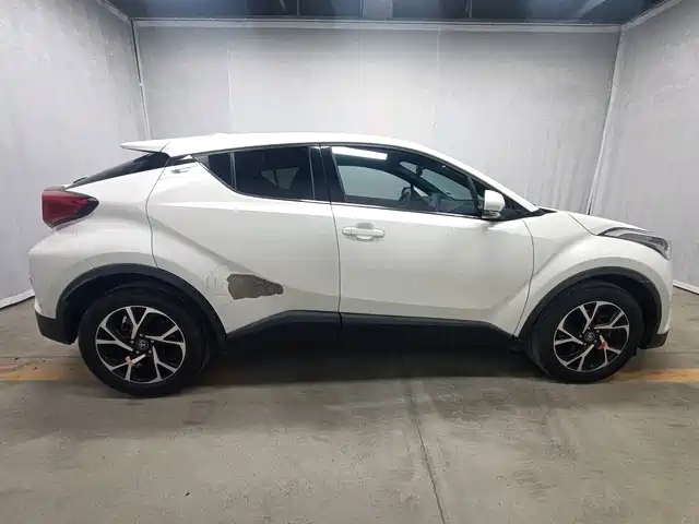 Toyota C-HR 2018 2.0L Leading Edition China VI фото 6