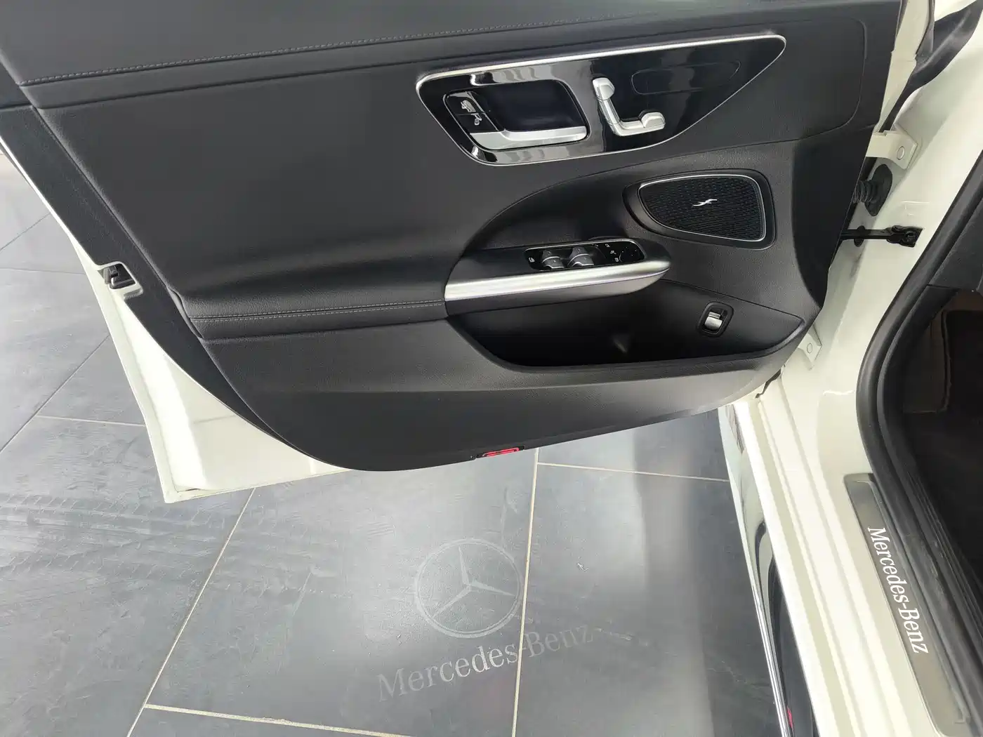 Mercedes-Benz C-Class 2024 C 260 L Sport фото 11