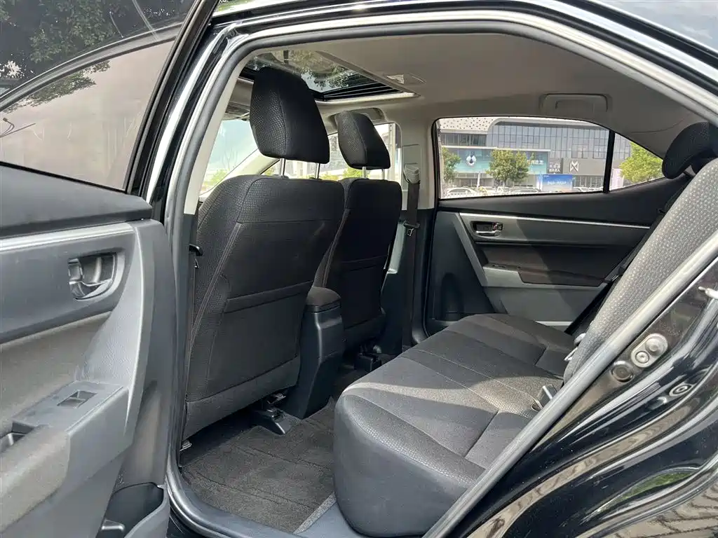 Toyota Levin 2017 Facelift 185T CVT Elite (China V) фото 6