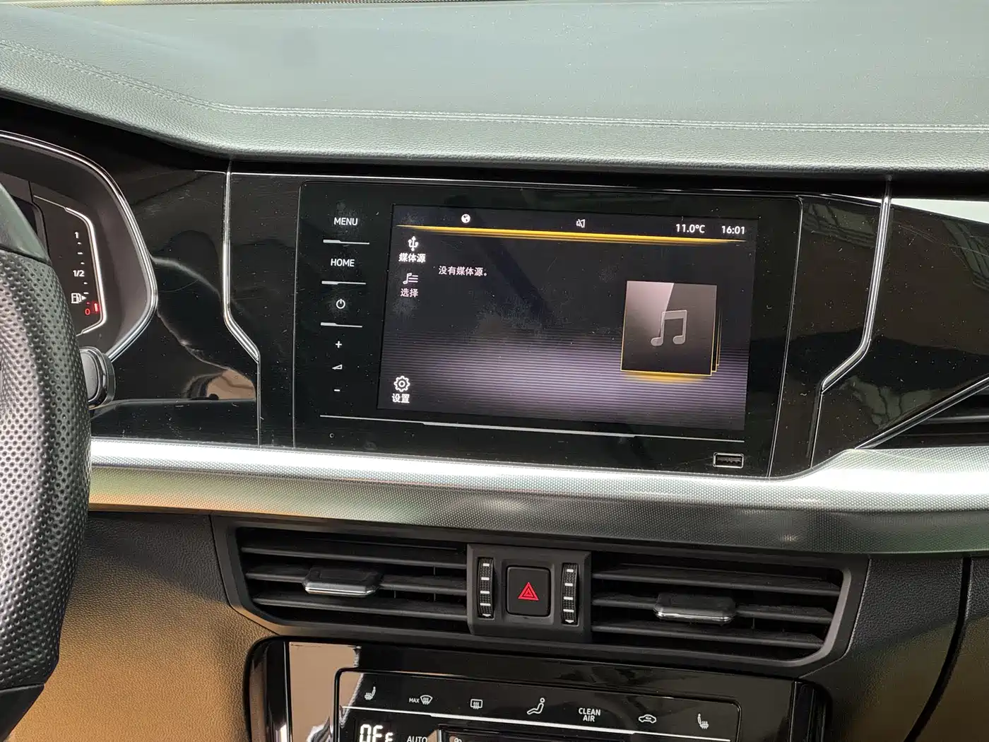 Volkswagen Passat 2022 330TSI Elite Edition фото 11
