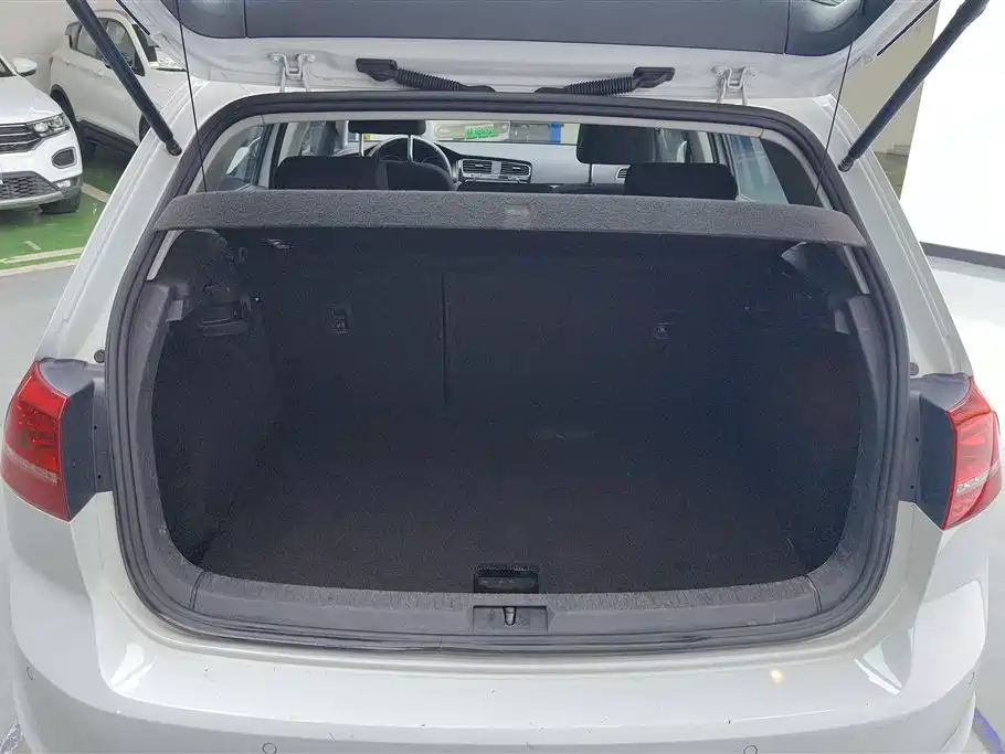 Volkswagen Golf 2016 230TSI Automatic Comfort фото 4