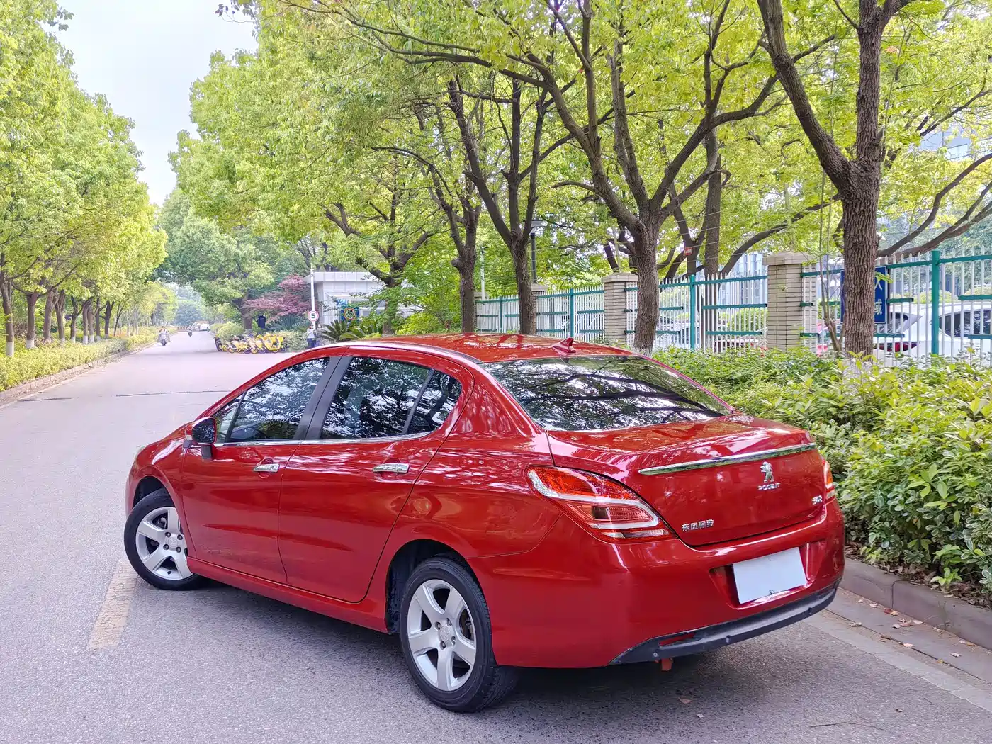 Peugeot 308 2014 Model Joy Edition Classic 1.6L Automatic Superior Style фото 16