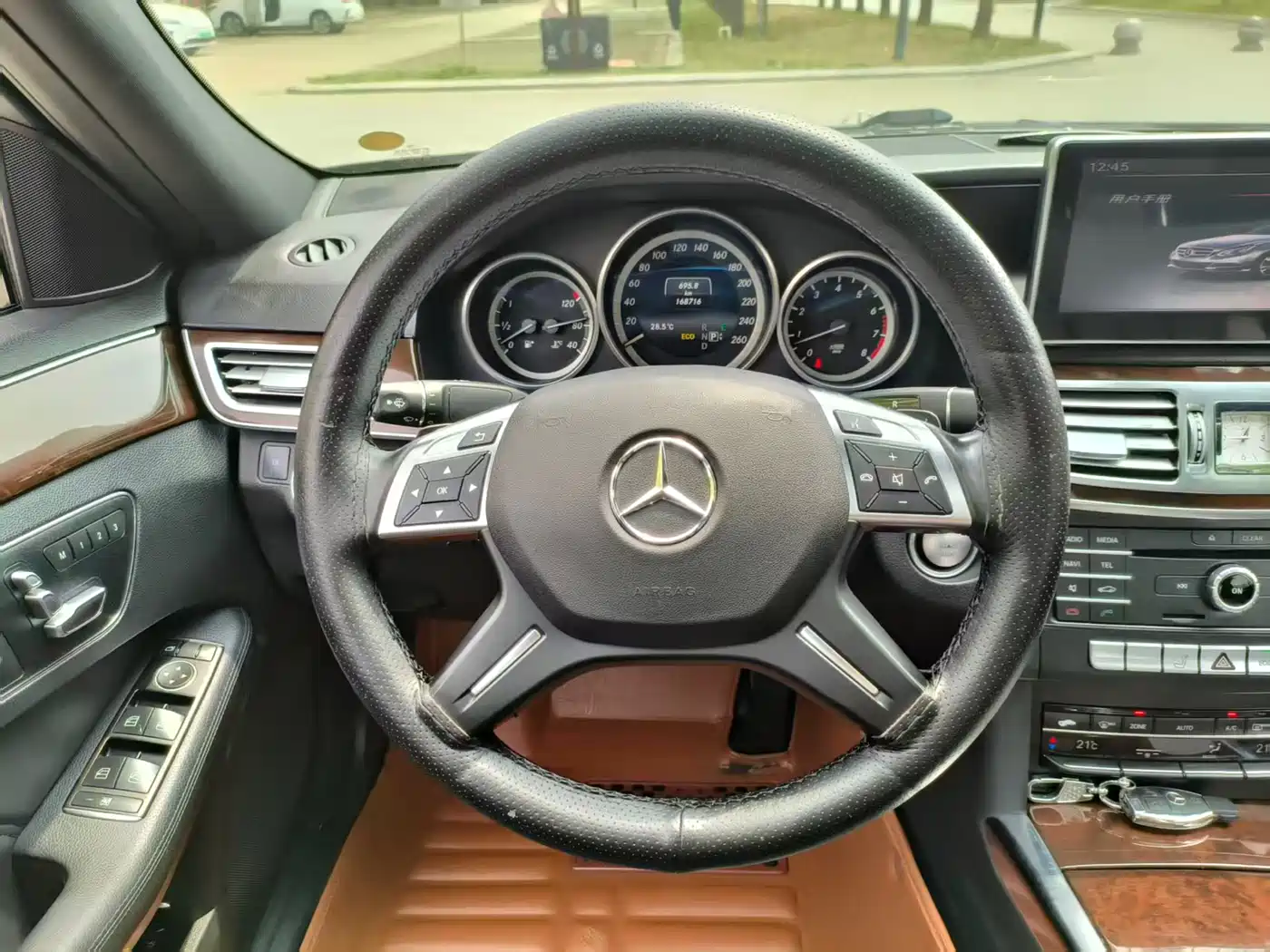 Mercedes-Benz E-Class 2015 Facelift E 200 L фото 5