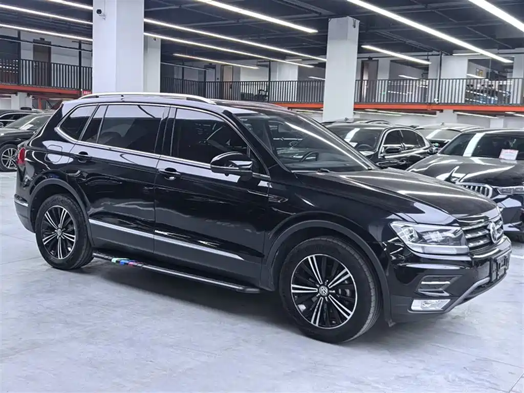 Volkswagen Tiguan L 2020 330TSI Auto 2WD Panorama Comfort China VI фото 3