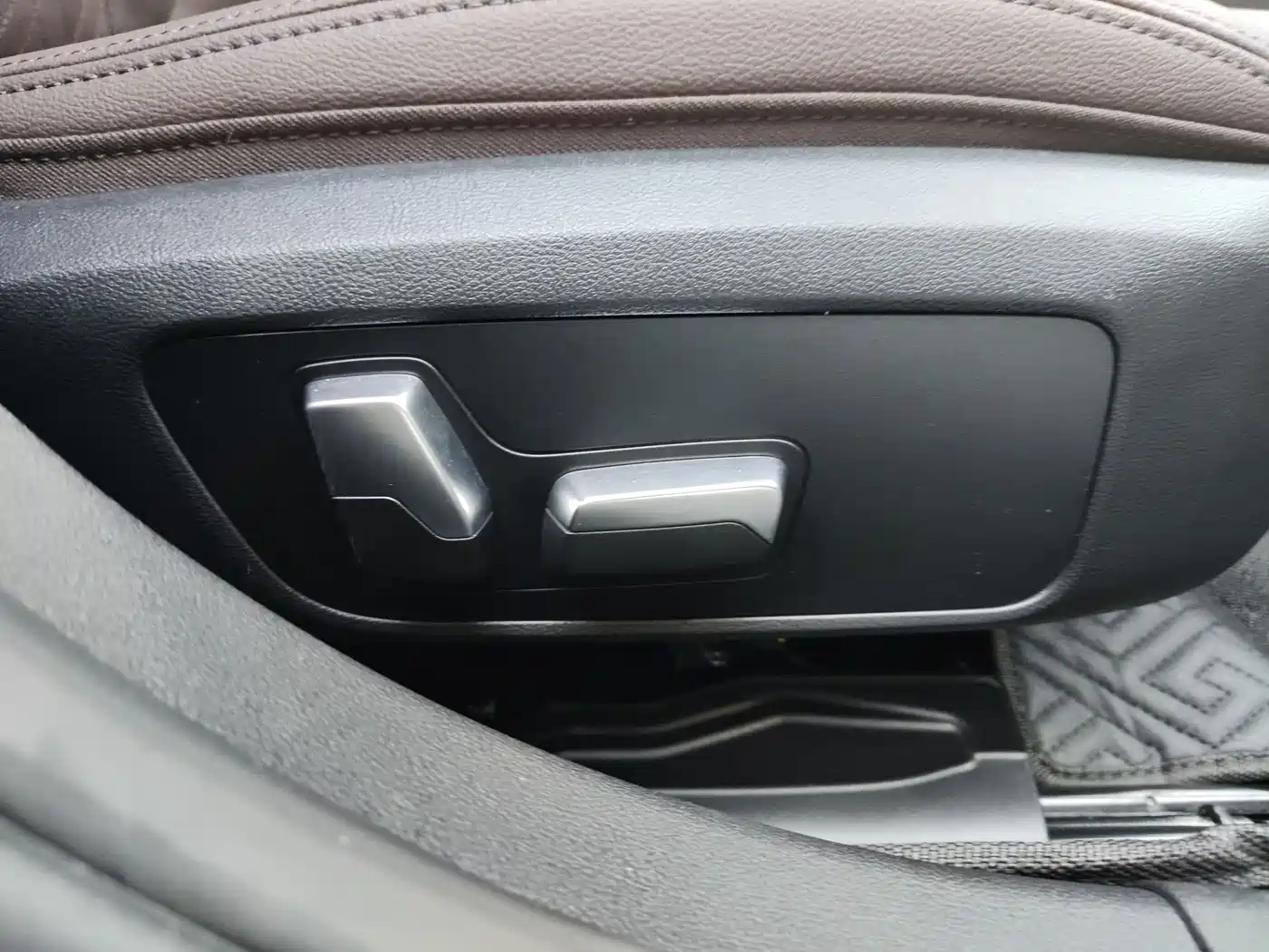 BMW 3 Series 2023 320Li M Sport Package фото 19