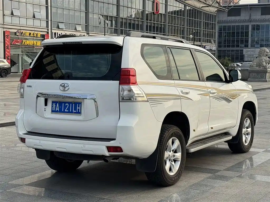Toyota Prado 2010 4.0L Automatic TX-L фото 18