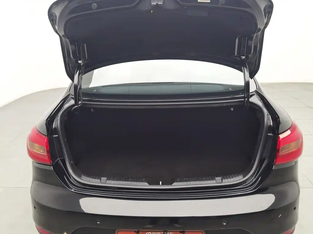 Kia Shuma 2018 2014 1.6T Fashion Edition China IV