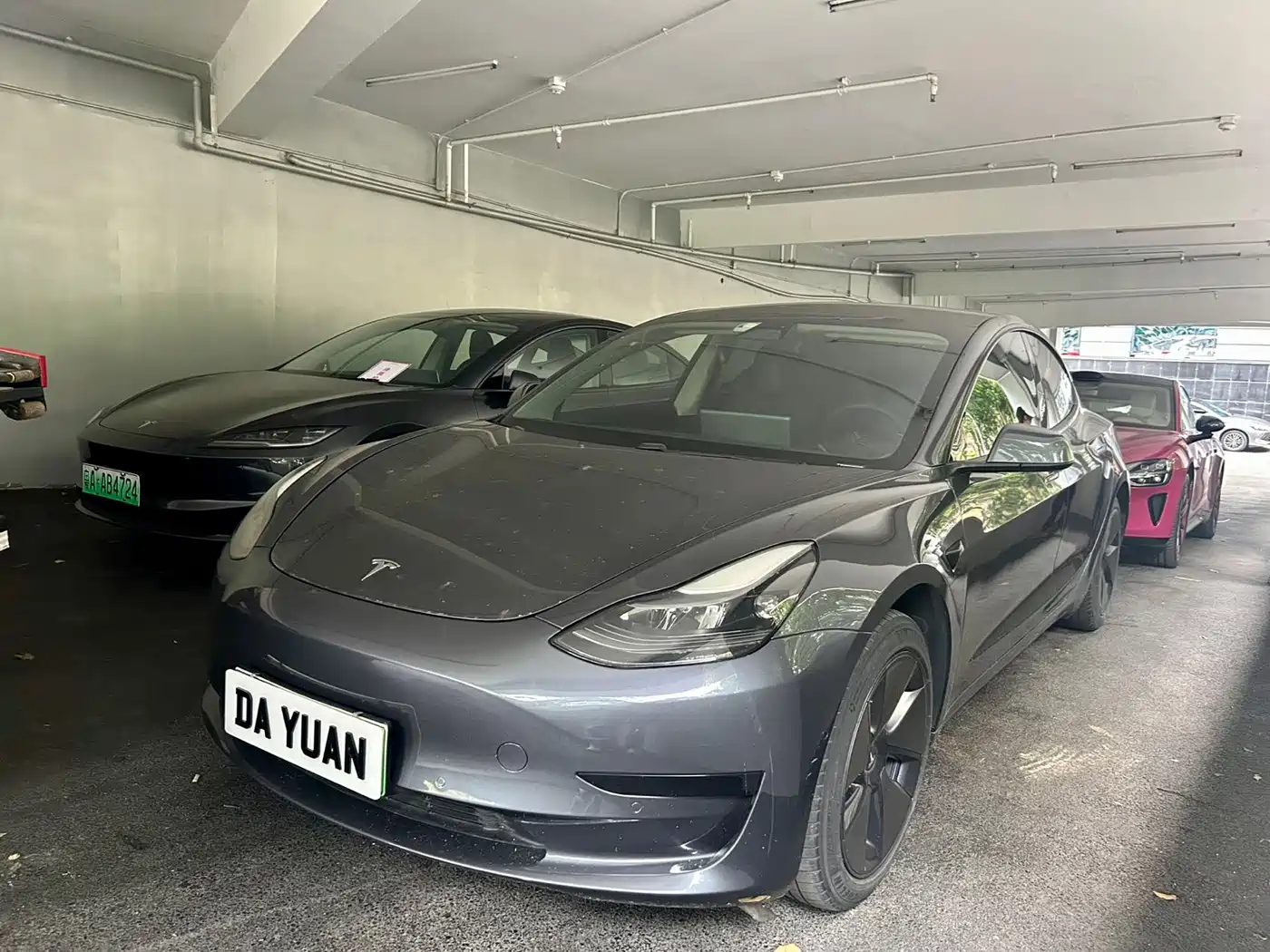 TESLA MODEL 3