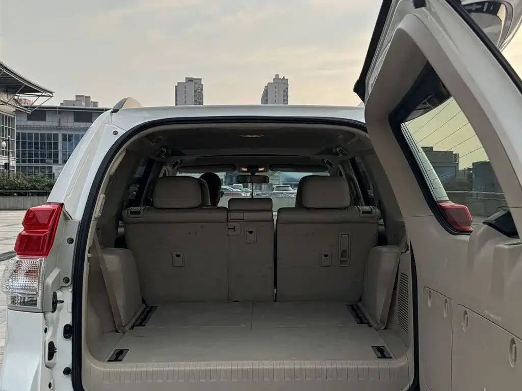 Toyota Prado 2010 4.0L Automatic TX-L фото 13