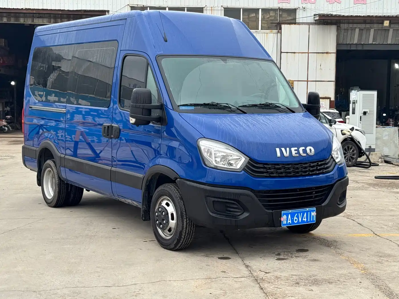 Iveco Daily 2026 2021 2.0T Manual Chaorui Long Wheelbase Short Overhang High Roof Manual Door F1A
