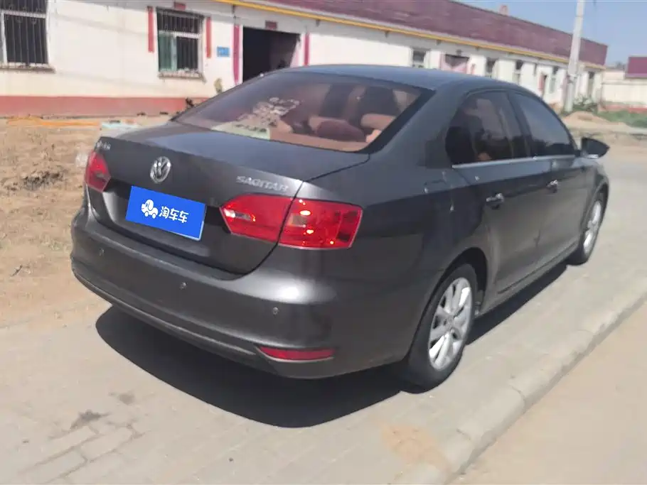 Volkswagen Sagitar 2012 1.6L Automatic Comfort Type фото 3
