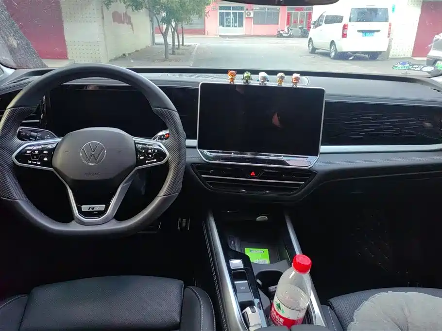 Volkswagen Passat 2025 Pro 380TSI Dragon Glory Edition фото 12