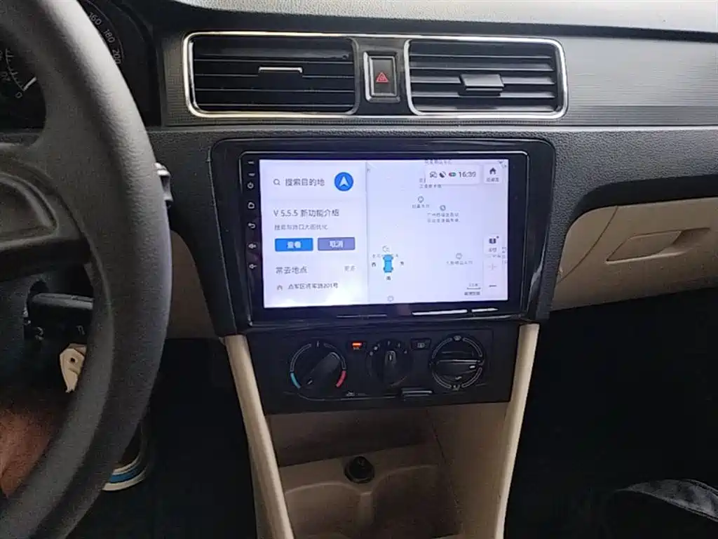 Škoda Rapid 2015 1.6L Manual Smart Selection фото 13