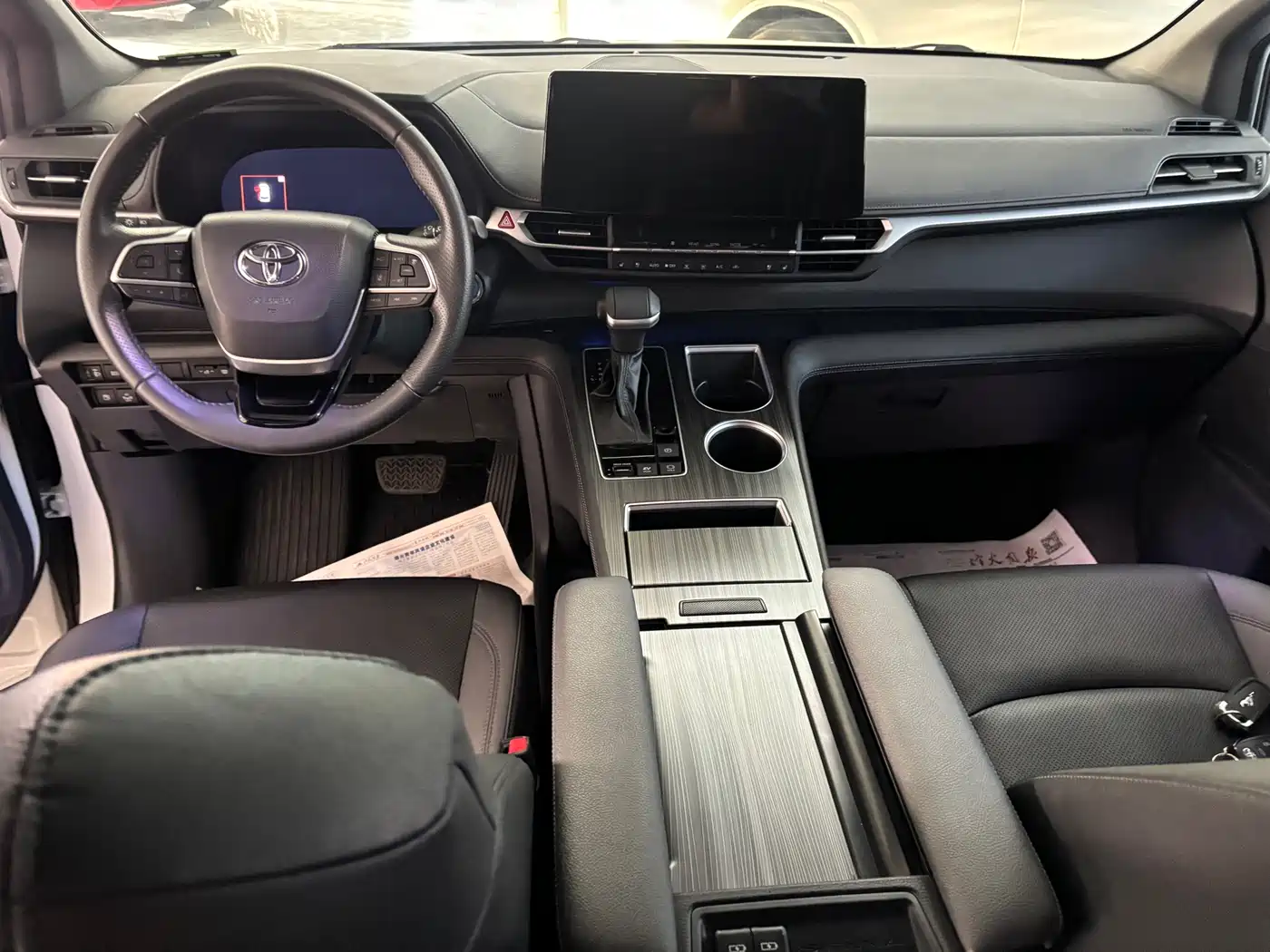 Toyota Sienna 2021 2.5L Hybrid Premium Edition фото 10