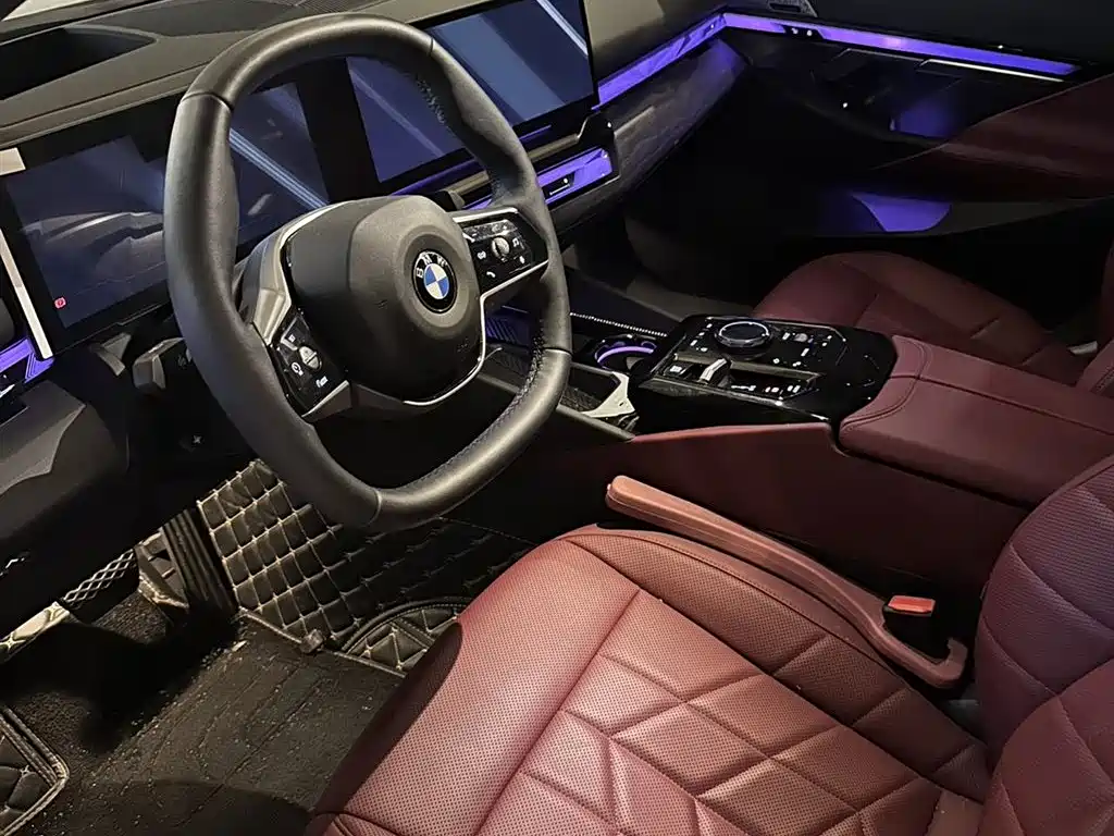 BMW 5 Series 2024 530Li Leading Model Luxury Package фото 4