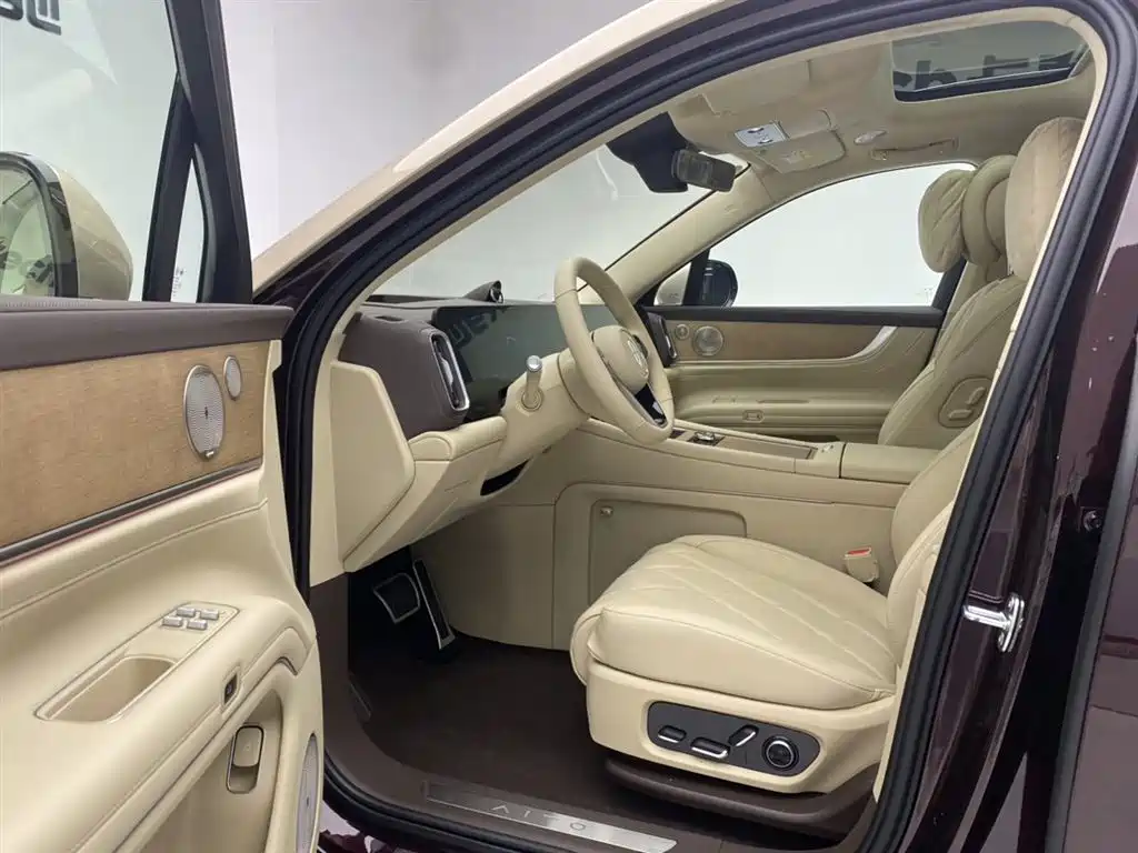 AITO Wenjie AITO M9 2025 Extended Range Ultra 52kWh 6-Seater фото 19
