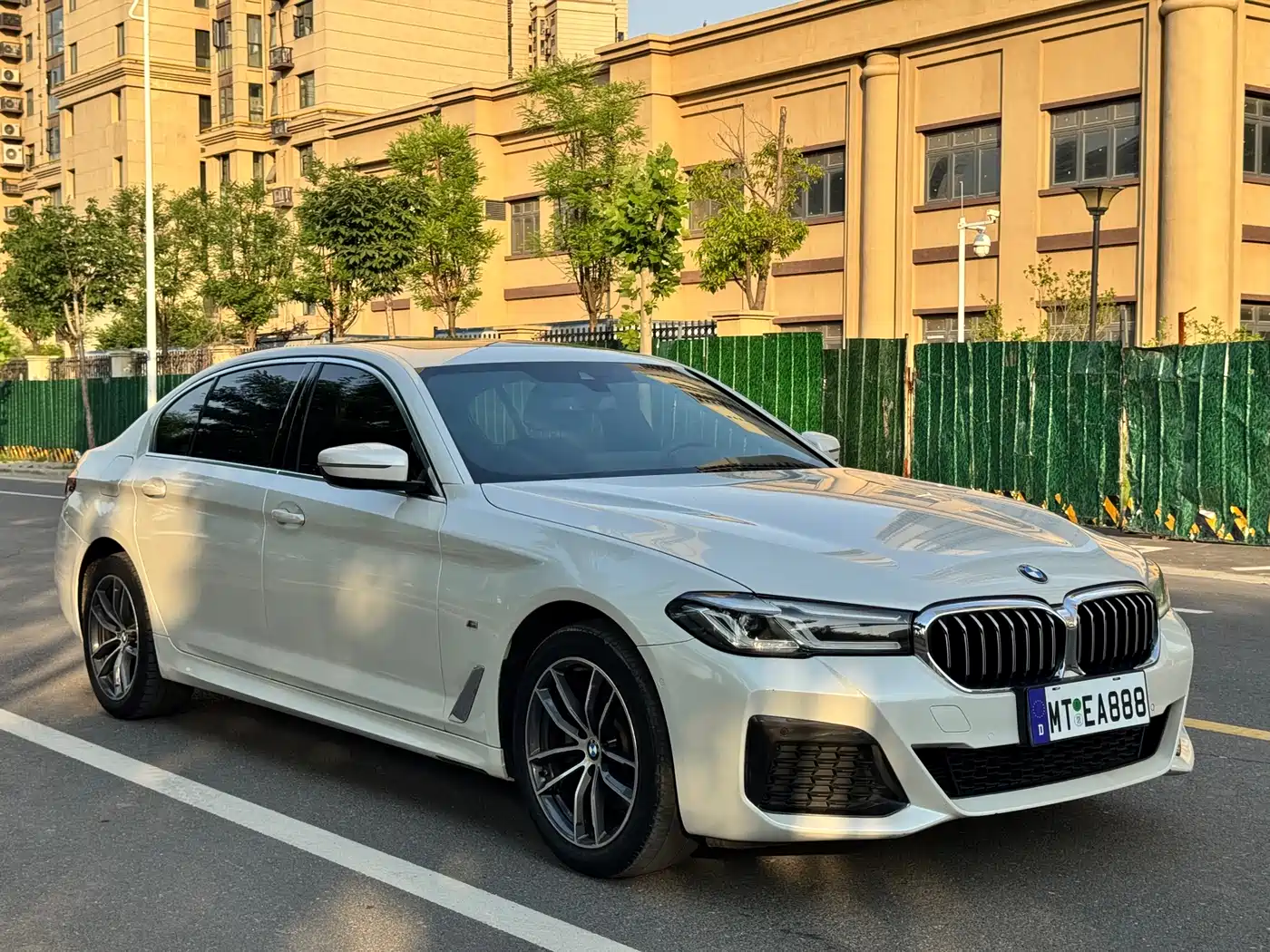 BMW 5 Series 2021 525Li M Sport Package фото 3