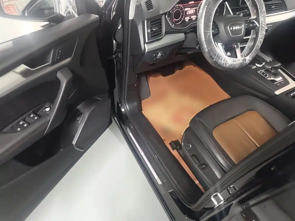 Audi Q5L 2020 Facelift 40 TFSI Honor Fashion фото 12