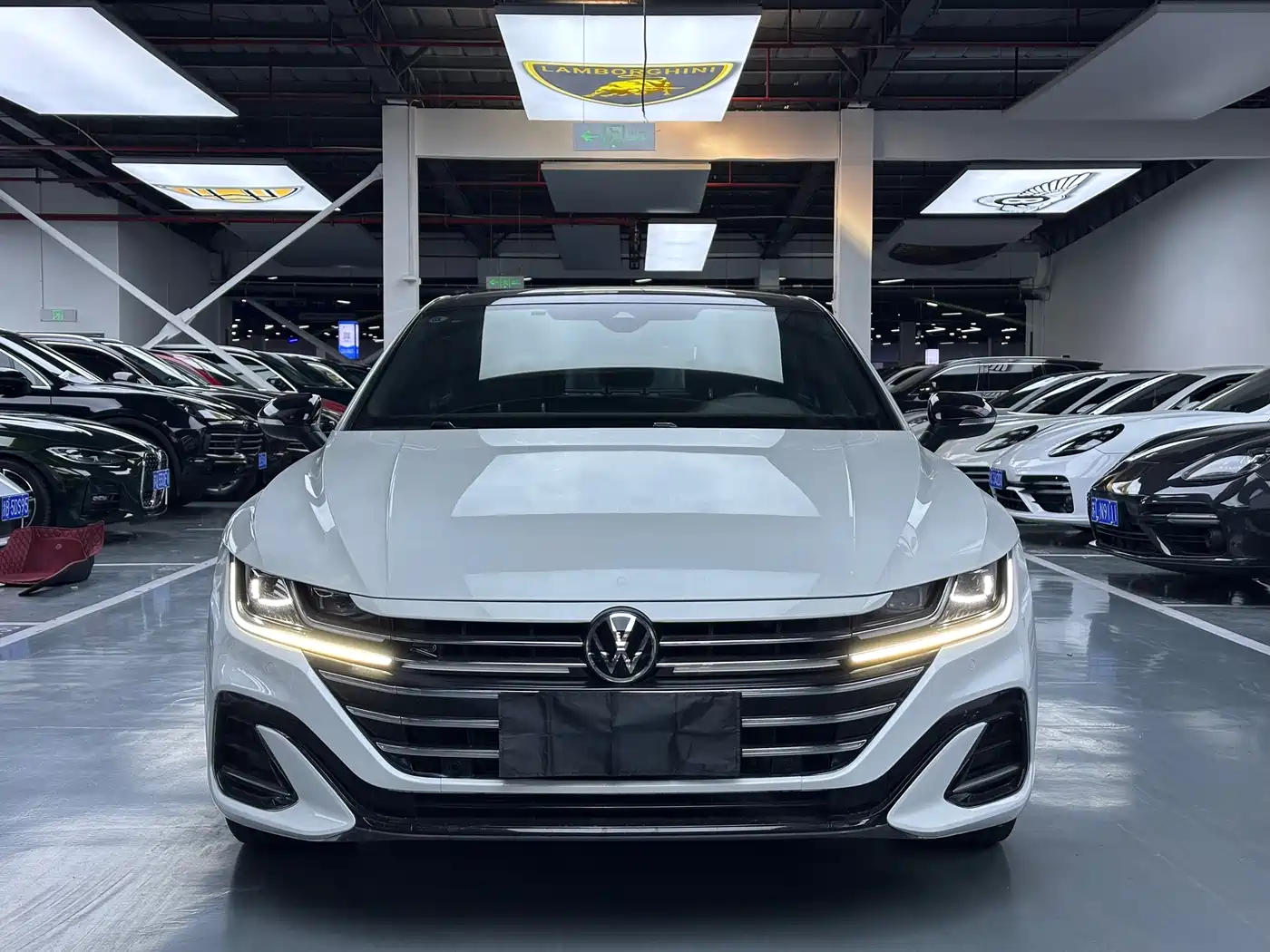 Volkswagen FAW-Volkswagen CC 2023 380TSI Eye-catching Edition фото 2