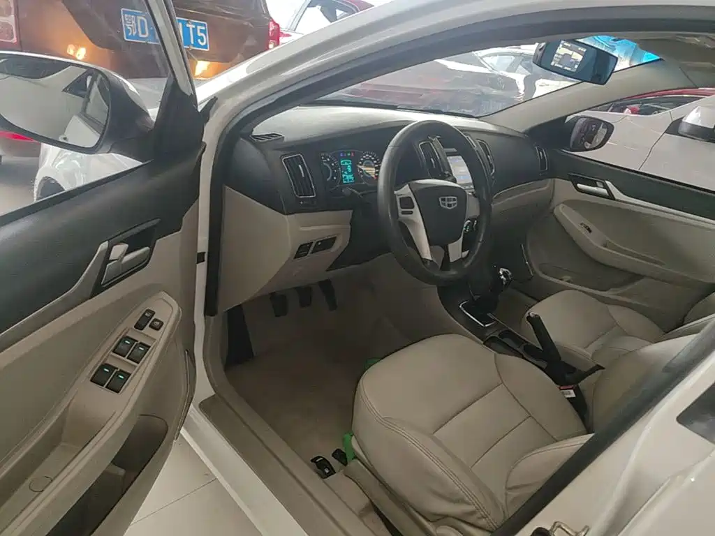 Фото 16 - Geely Vision