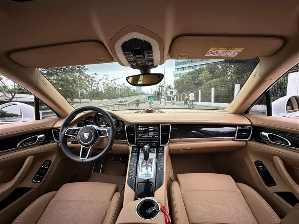 Porsche Panamera 2014 Panamera 4 3.0T фото 4